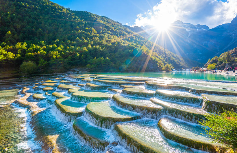 ทะเลสาบไป๋สุ่ยเหอ (Blue Moon Valley)